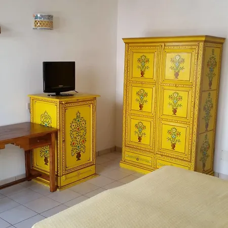 מלון Al Paradise 3*